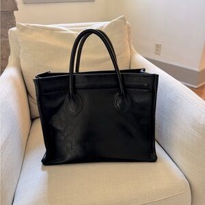 LIKE NEW Parker Thatch - The Parker Bag Leather Pebbled Black